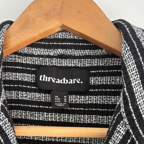 3/$30! Men's Black and White Striped Casual Woven Button Down Shirt - Picture 4 of 8